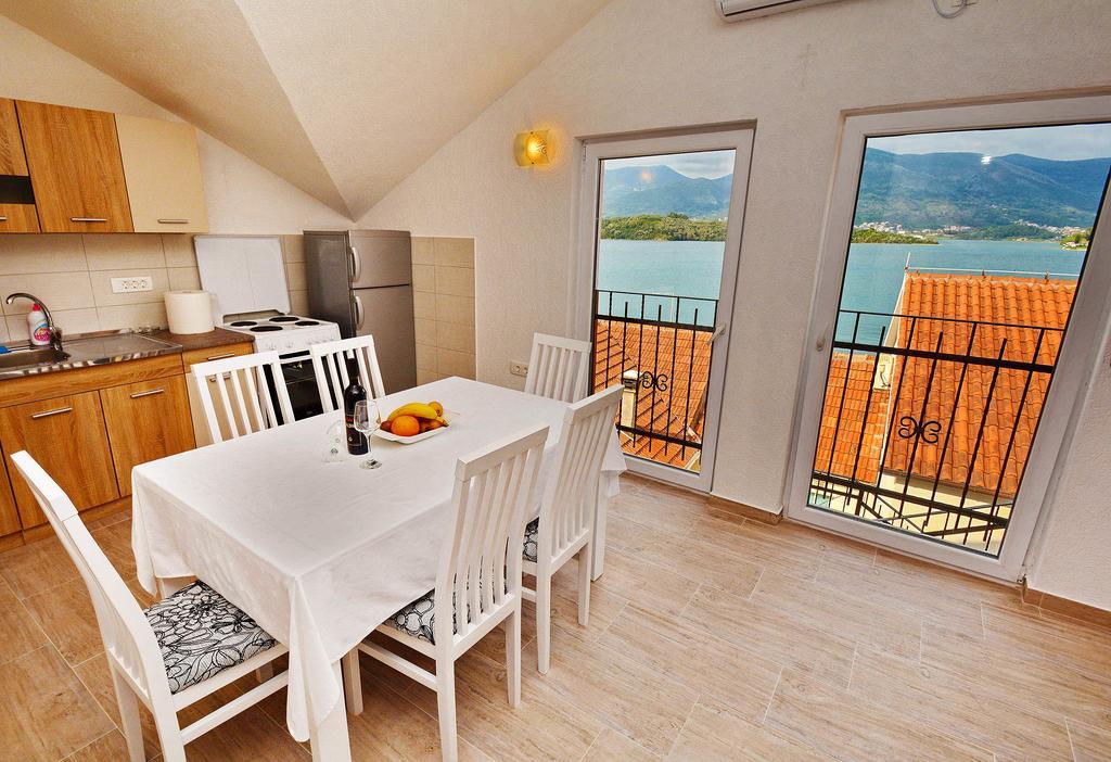Apartments Bella Di Boka Tivat Exterior foto